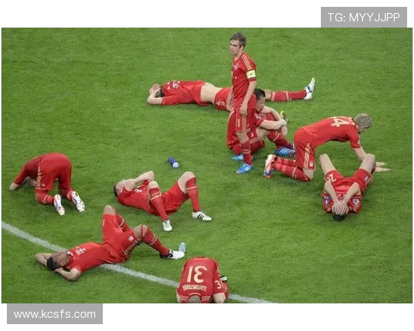 国外足球明星魅力写真集展现他们的风采与激情