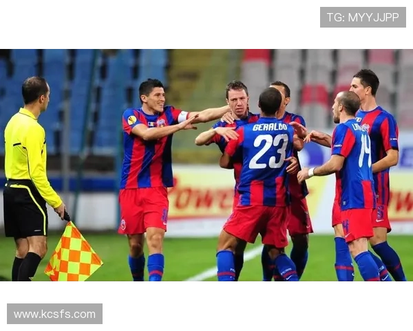 布拉格足球明星的辉煌历程与成就揭秘，探索他们背后的故事与影响