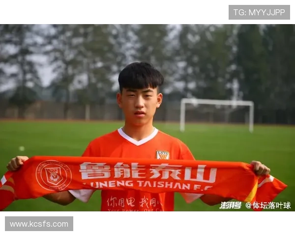 重庆羽毛球队在杯赛积分榜上以100分稳居第一名展现强劲实力 重庆羽毛球队在杯赛积分榜上以100分稳居第一名展现强劲实力