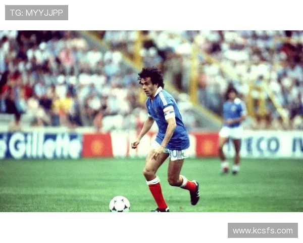 全球足球巨星称号的背后故事与传奇瞬间揭秘